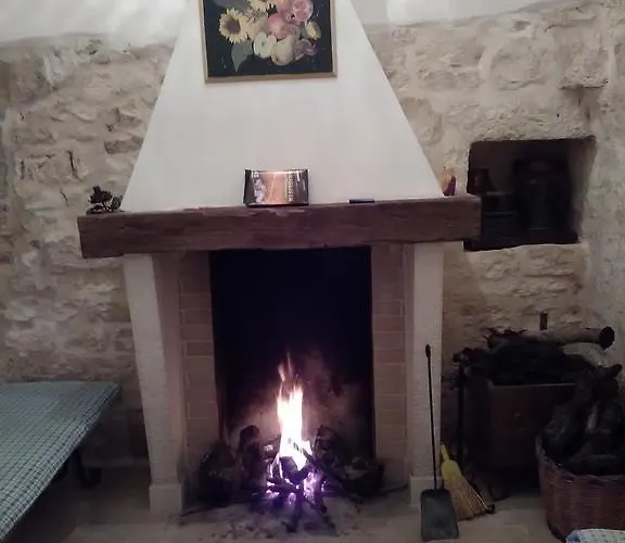 Trulli Sarmenzanello * Noci